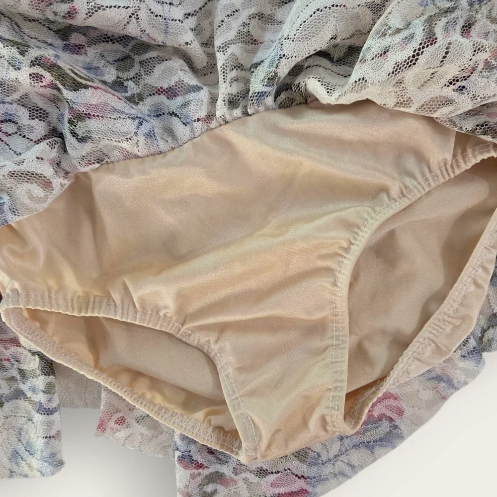 DANSCO Vintage Gym Foral Lace Leotard With Skirt. Size Small Fits 6 7.